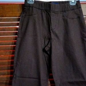 Brown denim pants with bottom embroidery.